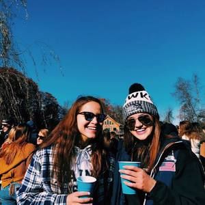 Meet your Posher, Val